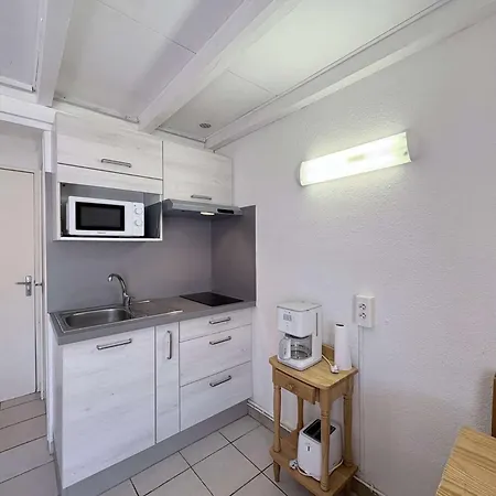 Villa Pavillon Rénové Avec Clim, Parking Et Piscine Collective - Ay040-117