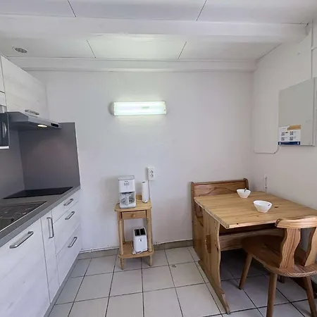 Pavillon Rénové Avec Clim, Parking Et Piscine Collective - Ay040-117